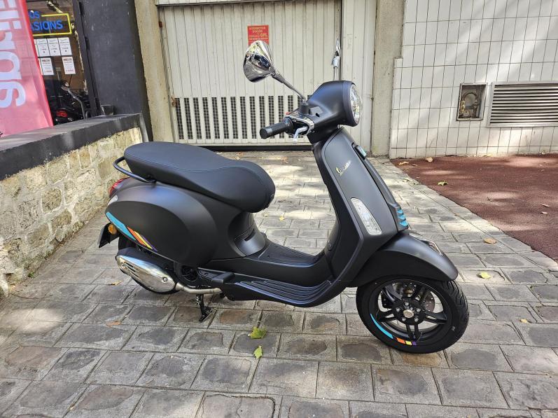 VESPA PRIMAVERA 125
