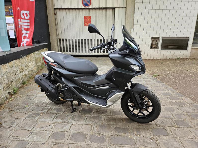 APRILIA SR-GT 125